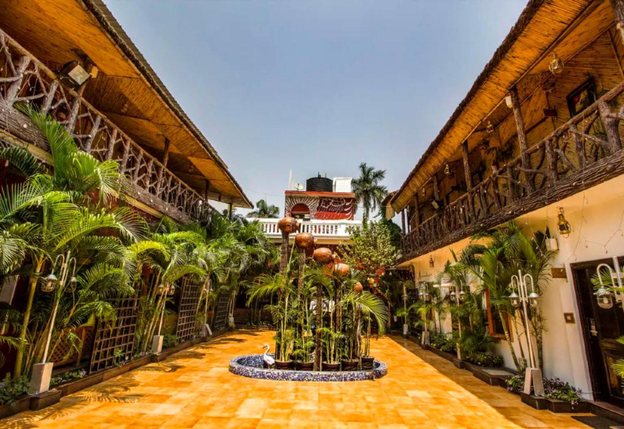 Heritage Hotel Lucknow Bagian luar foto