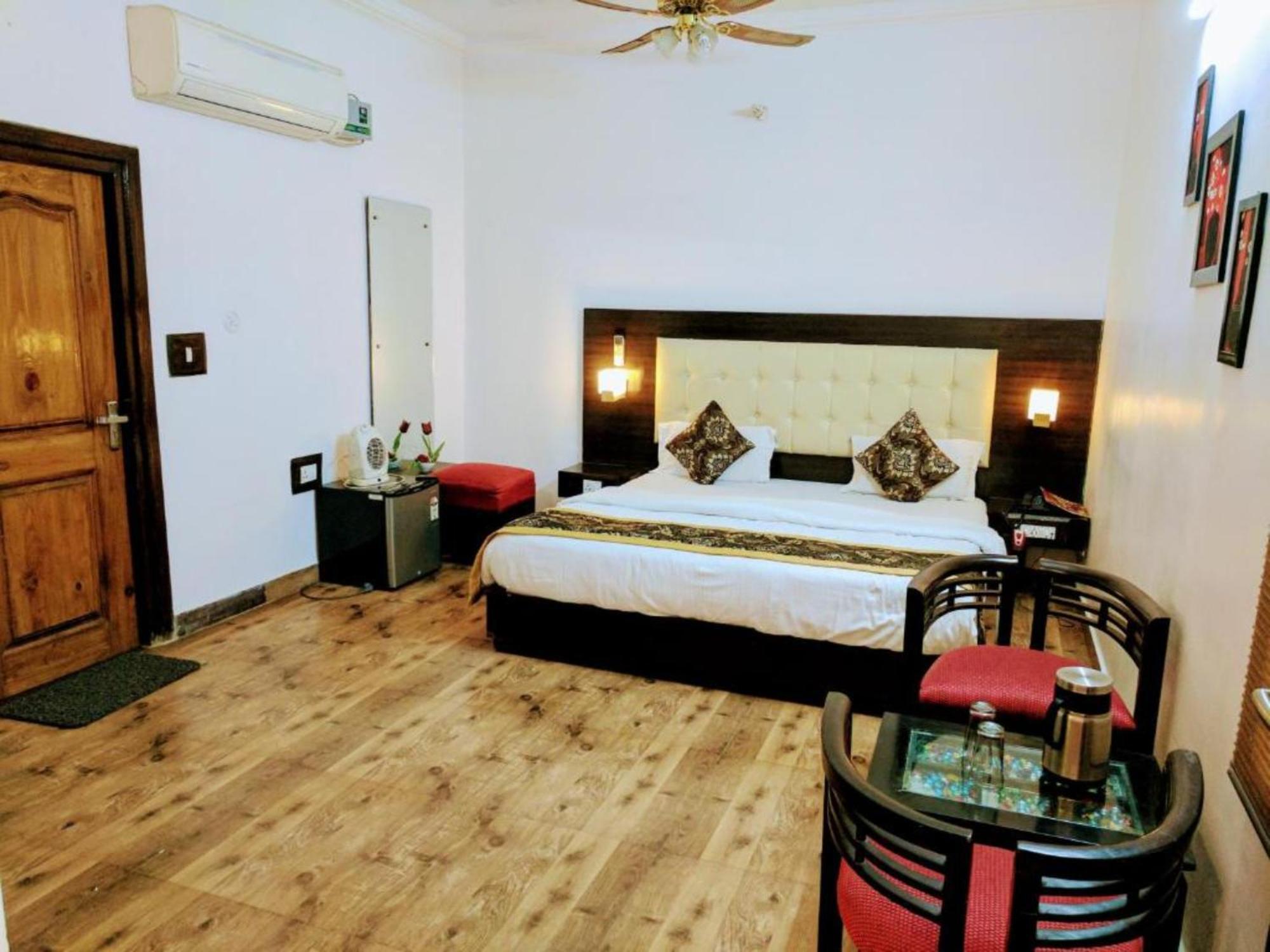 Heritage Hotel Lucknow Bagian luar foto