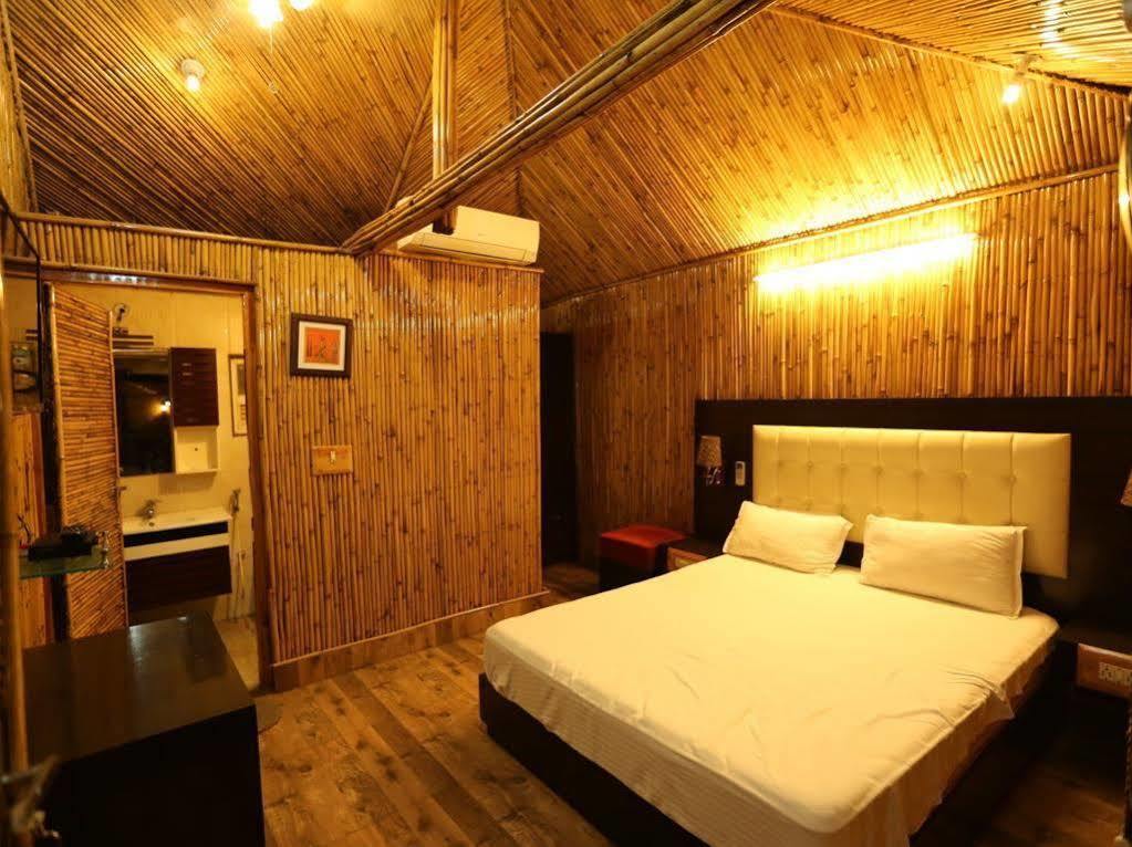 Heritage Hotel Lucknow Bagian luar foto