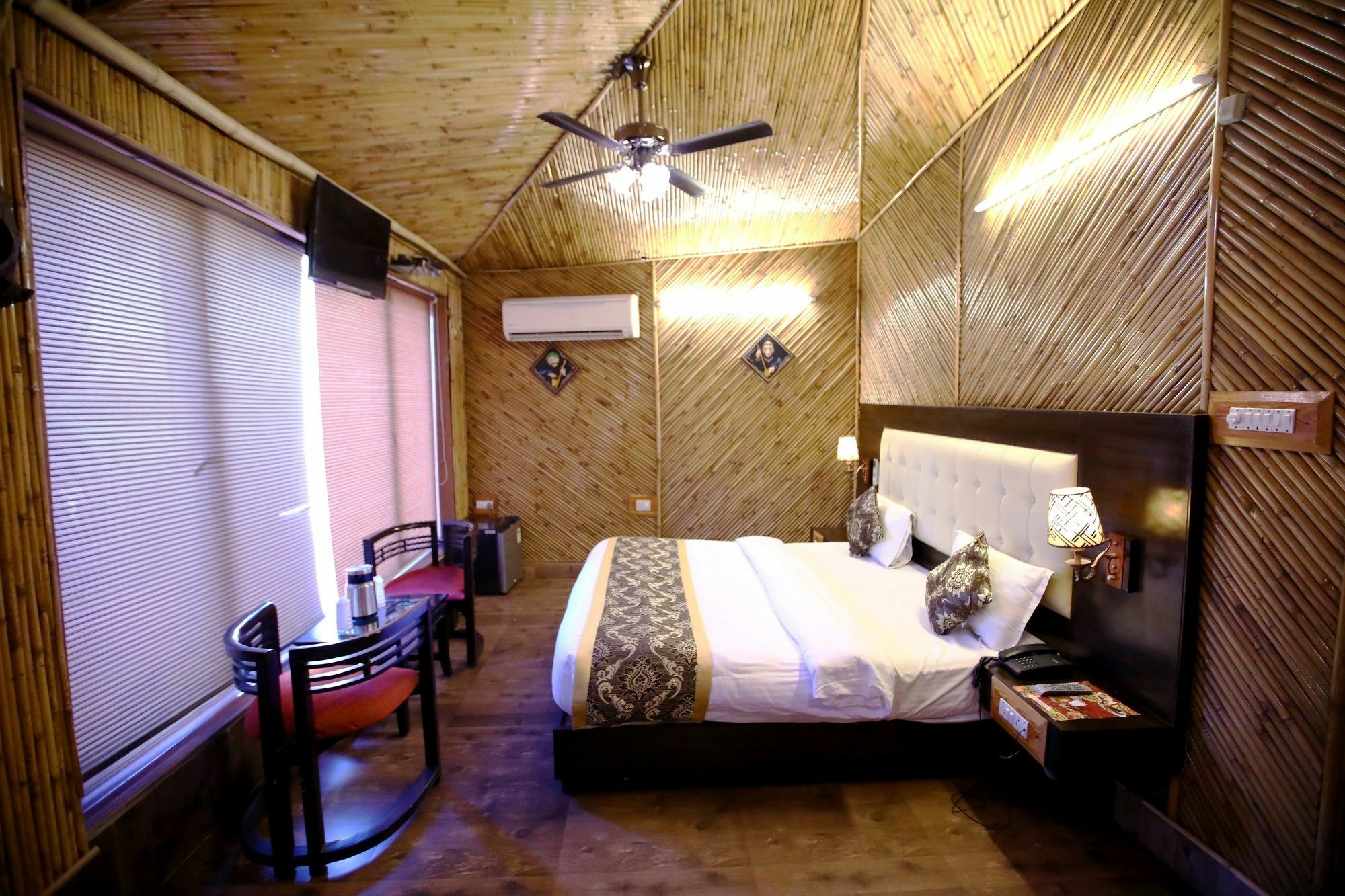 Heritage Hotel Lucknow Bagian luar foto