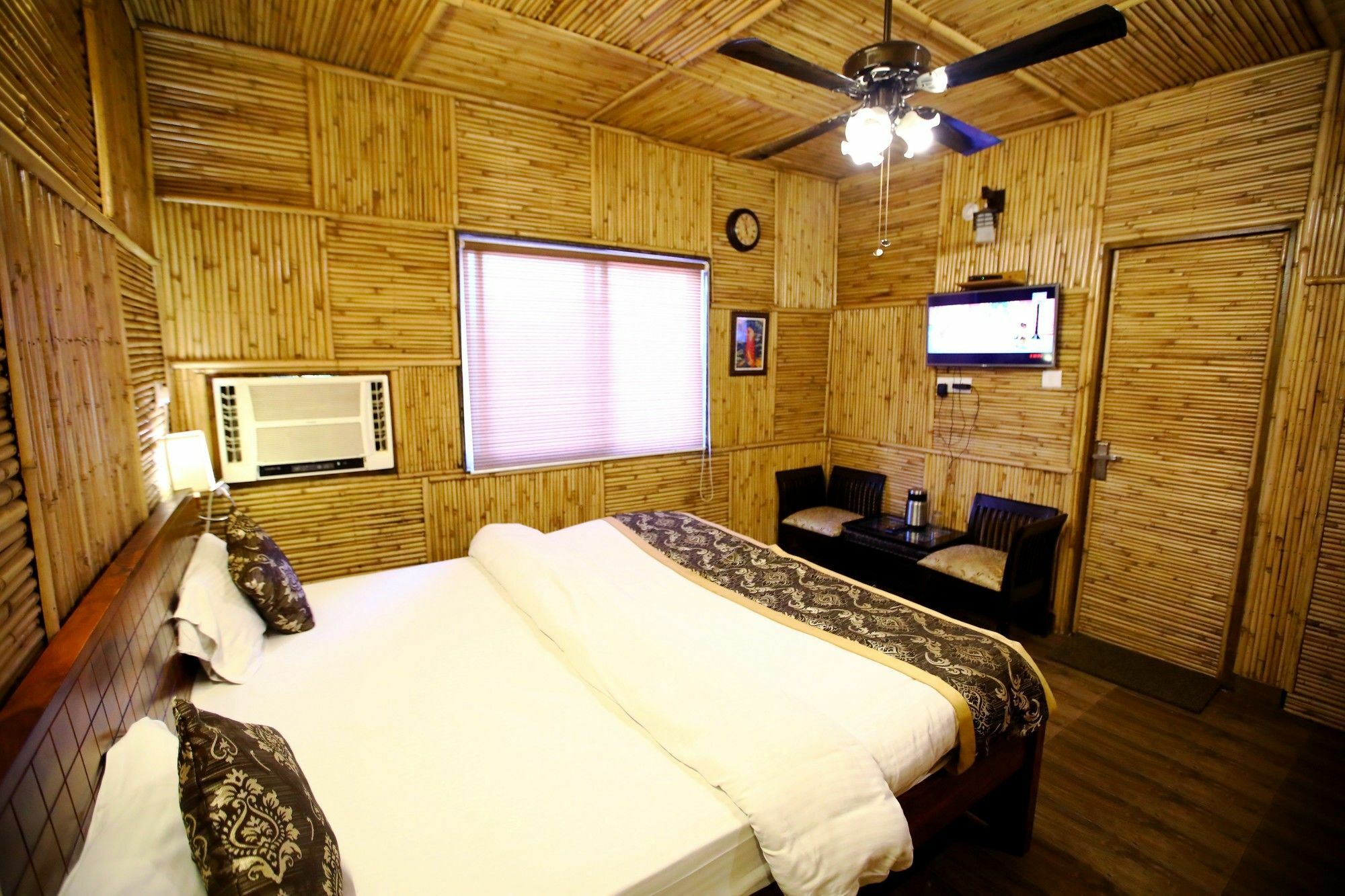 Heritage Hotel Lucknow Bagian luar foto