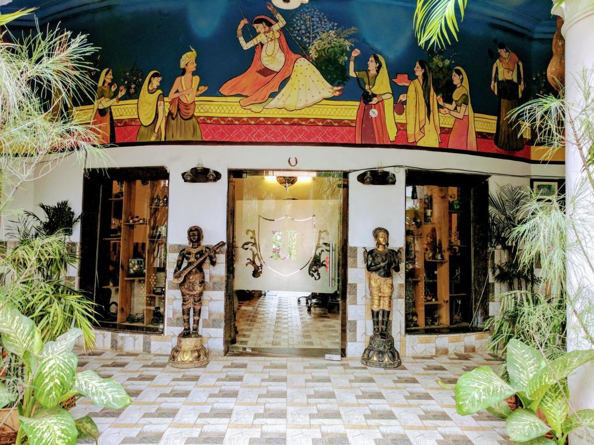 Heritage Hotel Lucknow Bagian luar foto